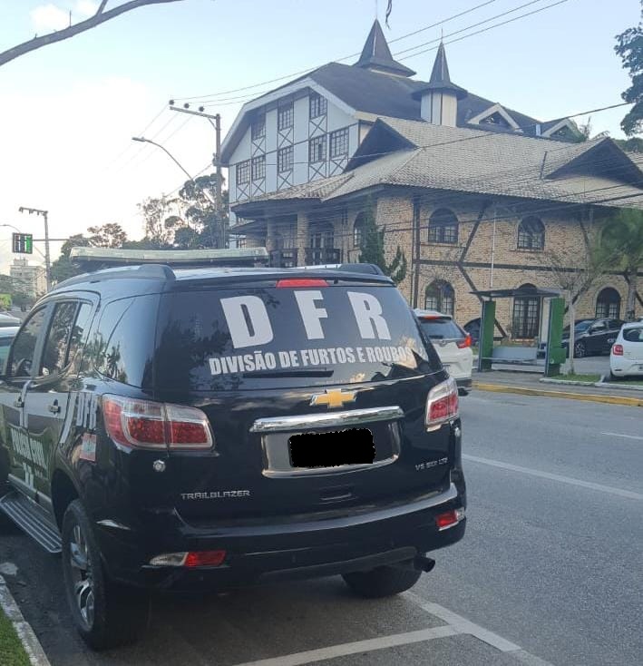 Polícia prende ladrão de carros em Brusque 