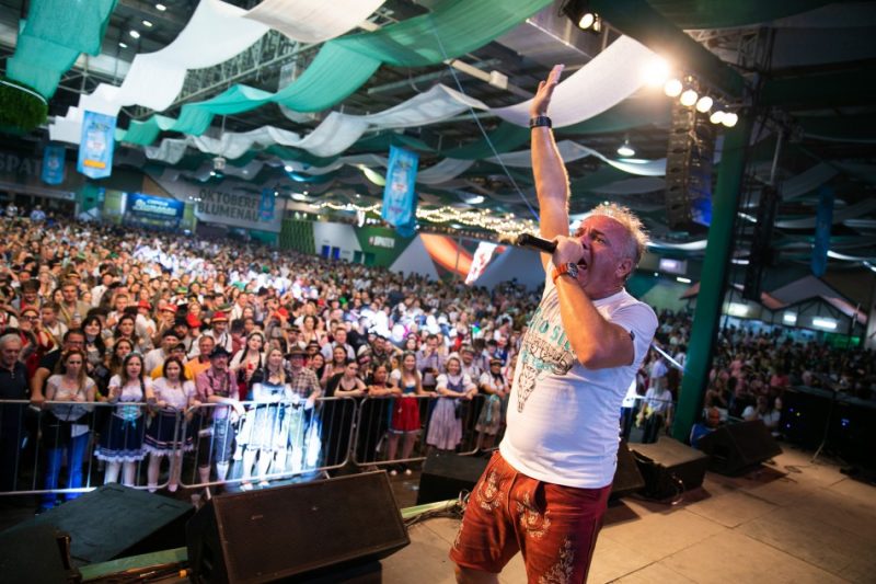 Tim Toupet é confirmado na Oktoberfest Blumenau