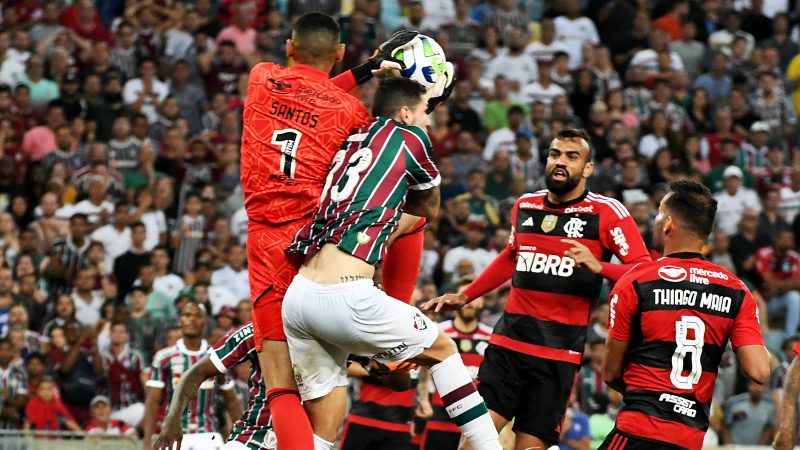 Mesmo com um a menos, Fluminense segura empate com o Flamengo