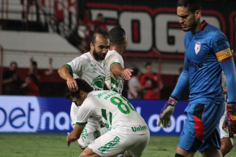 Chapecoense chegou a buscar o empate com Gabriel Xavier