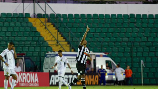 AMC participa de jogo de futebol no Estádio Orlando Scarpelli - AMC