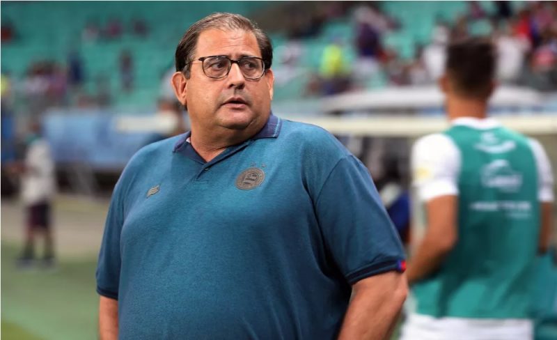 Avaí tenta a contratação de Guto Ferreira