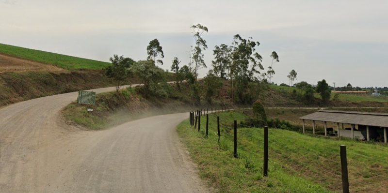 Imagens da Estrada Geral Serra da Abelha, próximo de onde o crime ocorreu &#8211; Foto: Google Street View/Reprodução/ND