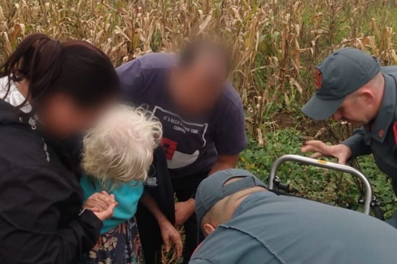 An elderly woman was found near the house where she lives - Photo: Fire Department / Reproduction / ND