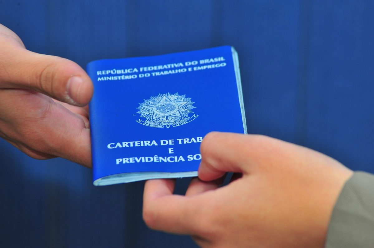 PEC da escala 6x1 enfrenta reação de empresários e acordo paralelo entra em cena