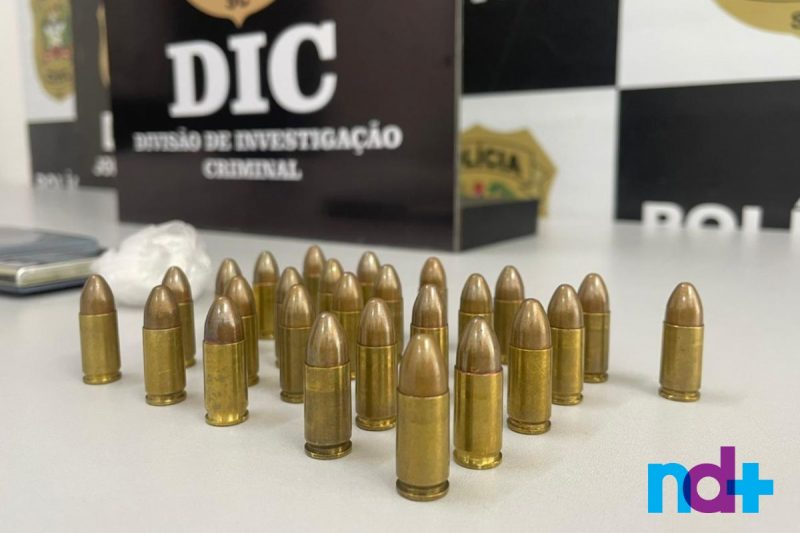 Muni&ccedil;&otilde;es encontradas com o homem que estava foragido – Foto: Felipe Bambace/NDTV