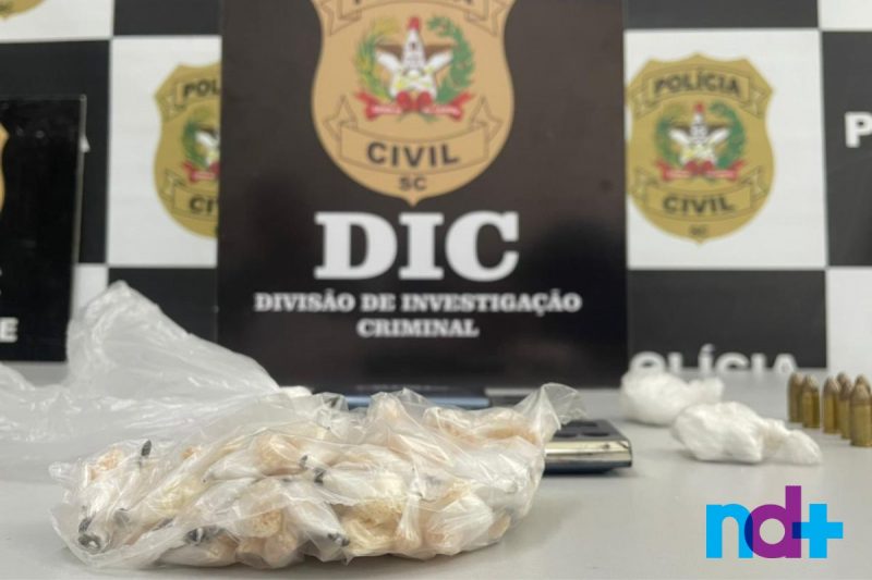 Drogas encontradas com o homem que estava foragido – Foto: Felipe Bambace/NDTV