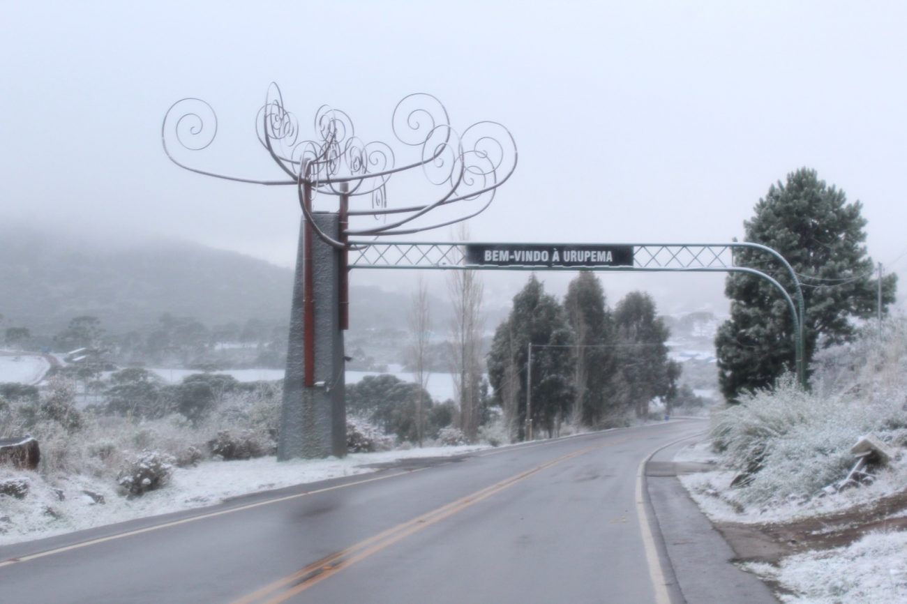 Neve em Urupema Frente fria pode trazer primeiro episódio de neve em SC na próxima semana