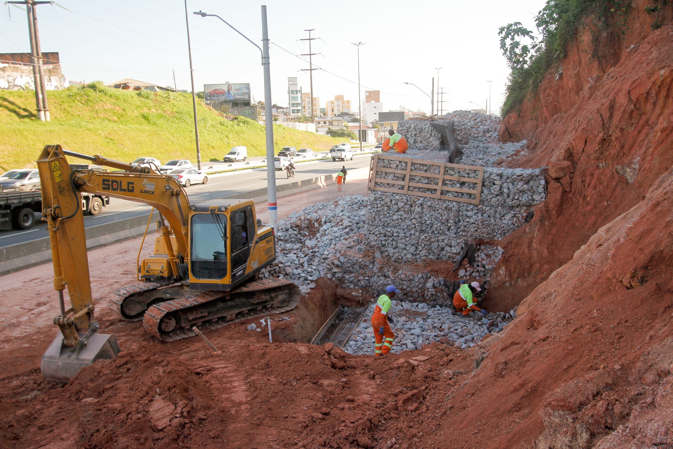 Obras de contenção da Via Expressa dão sinais preocupantes frente a