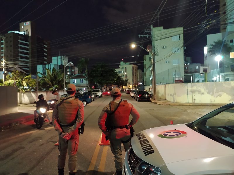 Policiamento refor&ccedil;ado para Figueirense x Paysandu, pela primeira fase; medida deve ser maior ainda neste s&aacute;bado onde h&aacute; expectativa por grande p&uacute;blico – Foto: Ian Sell/ND