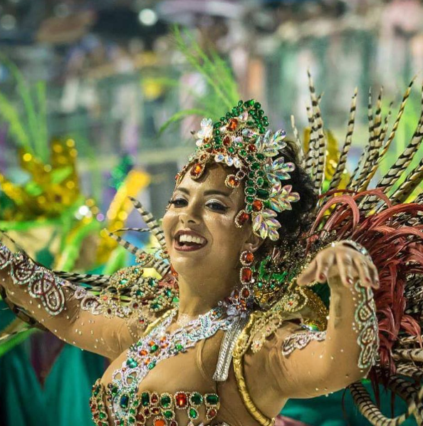 Campanha arrecada dinheiro para ajudar ex-rainha do Carnaval de Florianópolis contra o câncer