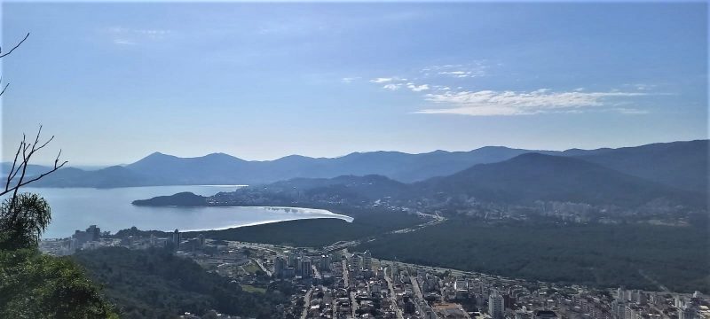 O tempo nesta quinta-feira apresenta predomínio de sol com a presença de alguns nevoeiros pelo Estado