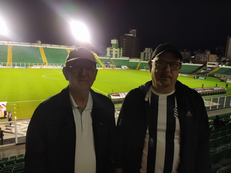 Torcedores do Figueirense no Orlando Scarpelli