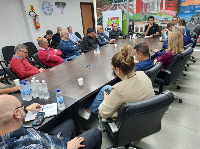 Os vereadores tiveram um dia de intensas reuni&otilde;es para mediar o conflito entre Governo de Crici&uacute;ma e Sindicato dos Servidores Municipais. – Foto: Divulga&ccedil;&atilde;o