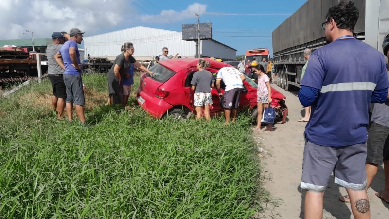 ✓Ao Vivo, Na Br-280, KM 10. Carros pequenos transitam normalmente pela  rodovia., By São Chico Online