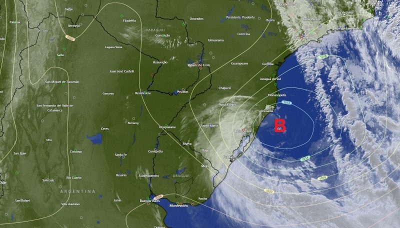 o ciclone se afasta para o alto mar favorece condição de tempo firme com presença de nuvens e nevoeiros nos amanheceres de Sábado (17) e domingo(18). – Foto: Meteorologista Piter Scheuer/Divulgação/ND