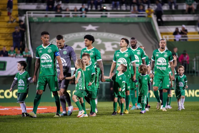 Chapecoense tenta fugir da crise