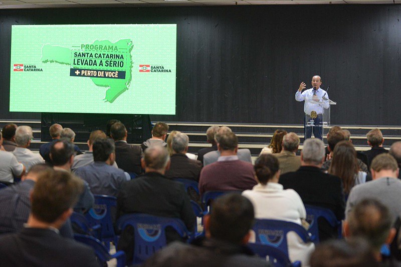 Governador de SC se reúne com representantes em Rio do Sul