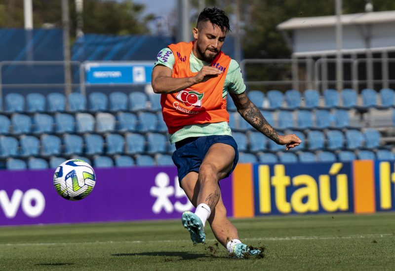 Alex Telles est&aacute; no futebol &aacute;rabe&nbsp; – Foto: Joilson Marconne / CBF / ND