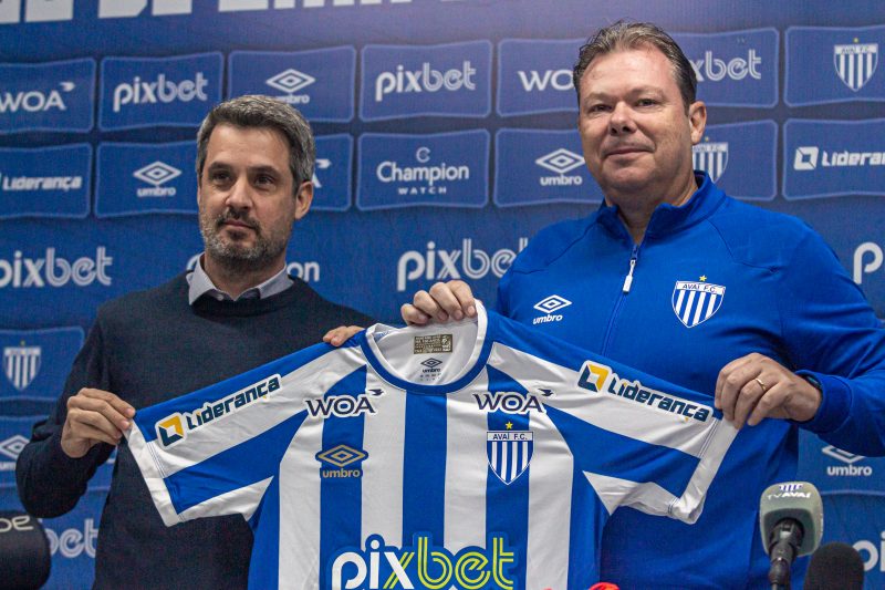 Na teoria tudo bonito no Ava&iacute;, tudo redondo. Na pr&aacute;tica, mais um fracasso no gramado.&nbsp; – Foto: Leandro Boeira/Ava&iacute; F.C/ND