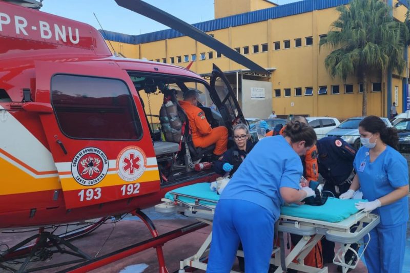 Vitima foi transportada ao Hospital Infantil de Joinville – Foto: Corpo de Bombeiros/Reprod&ccedil;&atilde;o/ND