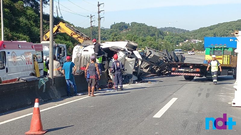 Acidente aconteceu na altura do km 41, em Joinville – Foto: Marcelo Tomazelli/NDTV