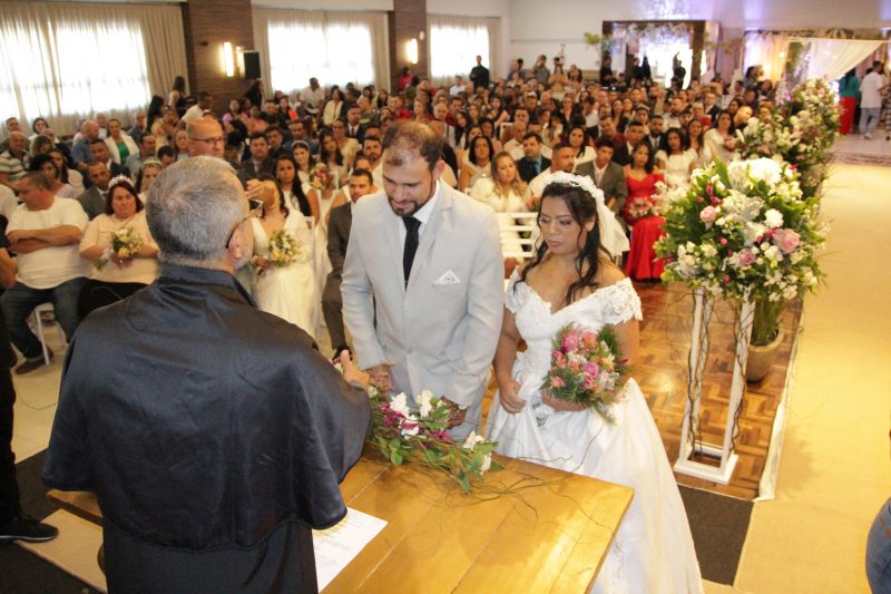 Casamento Coletivo oficializa união de 70 casais em Itajaí