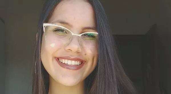 A estudante morreu na hora 