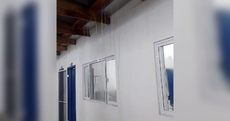 Escola em Balneário Gaivota é atingida por fortes chuvas 