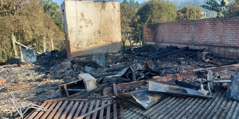  A casa de Mazin sofreu um incêndio no início desse mês de junho 