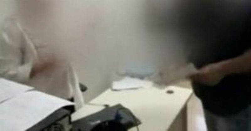 Homem parte pra cima de médico 