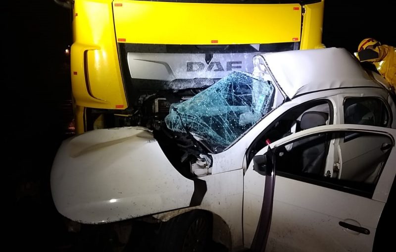 O motorista morreu ainda no local do acidente.