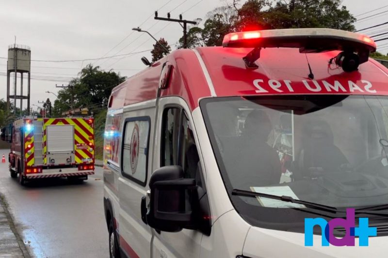 Bombeiros e Samu foram acionados para atender a criança foi atropelada na rua Guilherme, em Joinville