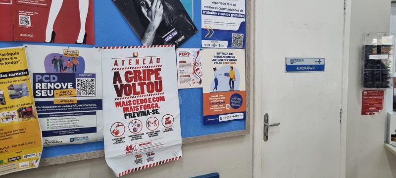 Centro de Saúde Saco Grande mostra cartaz sobre importância da vacinação 