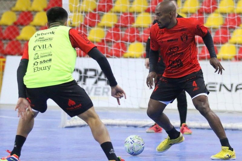 JEC Futsal foi derrotado no primeiro jogo e vitória simples já força a prorrogação