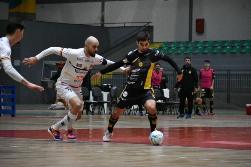 Com gol de Bruninho, Jaraguá Futsal vence o Blumenau e se firma na quarta colocação