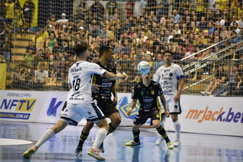 Jaraguá Futsal venceu o Tubarão e chegou a nove jogos de invencibilidade na Liga Nacional