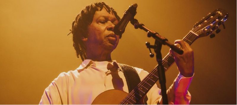 Djavan foi internado com gastroenterite 