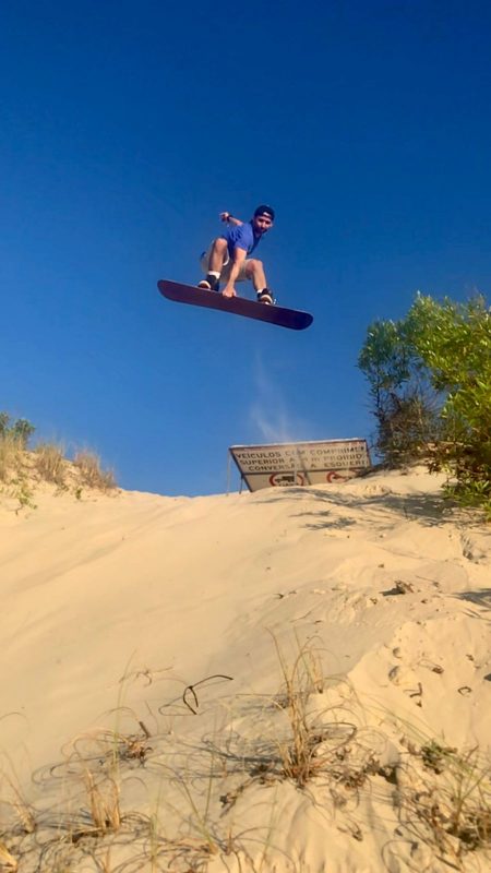Digi&aacute;como Dias em suas aventuras pelas dunas do mundo afora – Foto: Arquivo Pessoal/Divulga&ccedil;&atilde;o/ND
