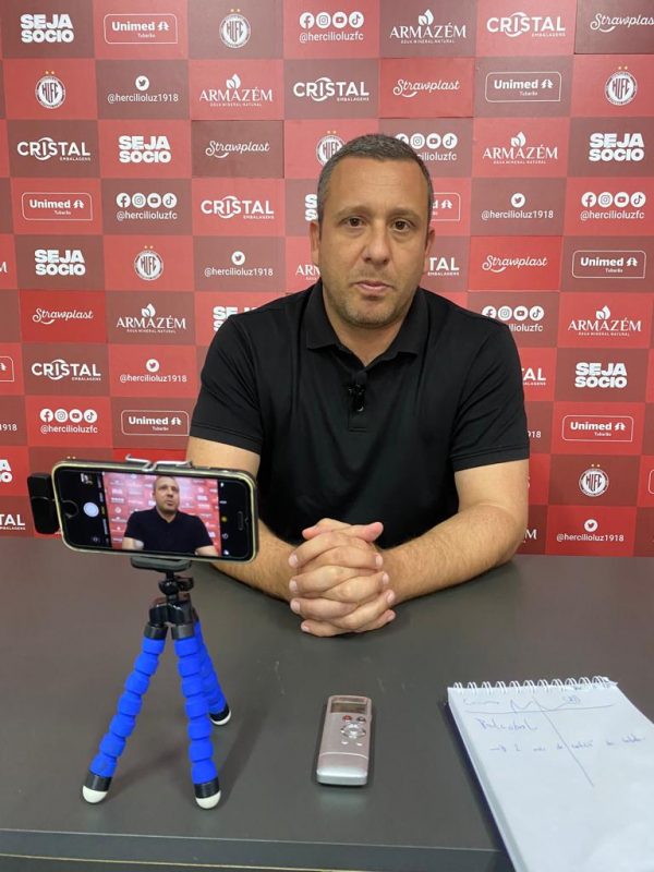 T&eacute;cnico Raul Cabral, do Herc&iacute;lio Luz, em entrevista concedida ao Grupo ND – Foto: Diogo de Souza/ND