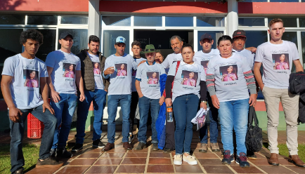 Moradores acompanharam j&uacute;ri vestindo camisetas em protesto – Foto: Minist&eacute;rio P&uacute;blico de Santa Catarina/Divulga&ccedil;&atilde;o/ND