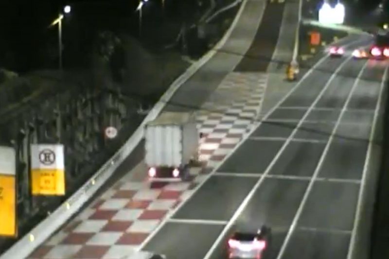 Incidente foi registrado na noite desta quarta-feira (7) – Foto: Arteris Litoral Sul/Reprodu&ccedil;&atilde;o/ND