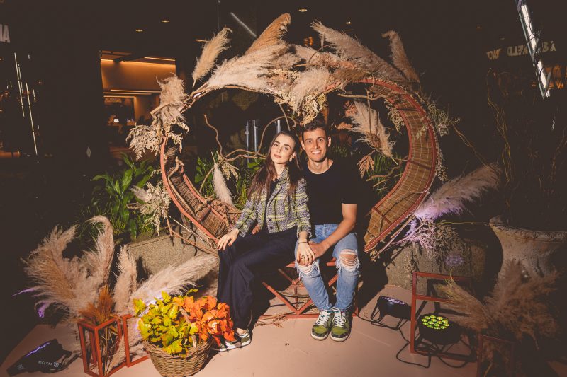 O casal gosta de sair para conhecer novos restaurantes no Dia dos Namorados – Foto: Isis Lacombe/ND