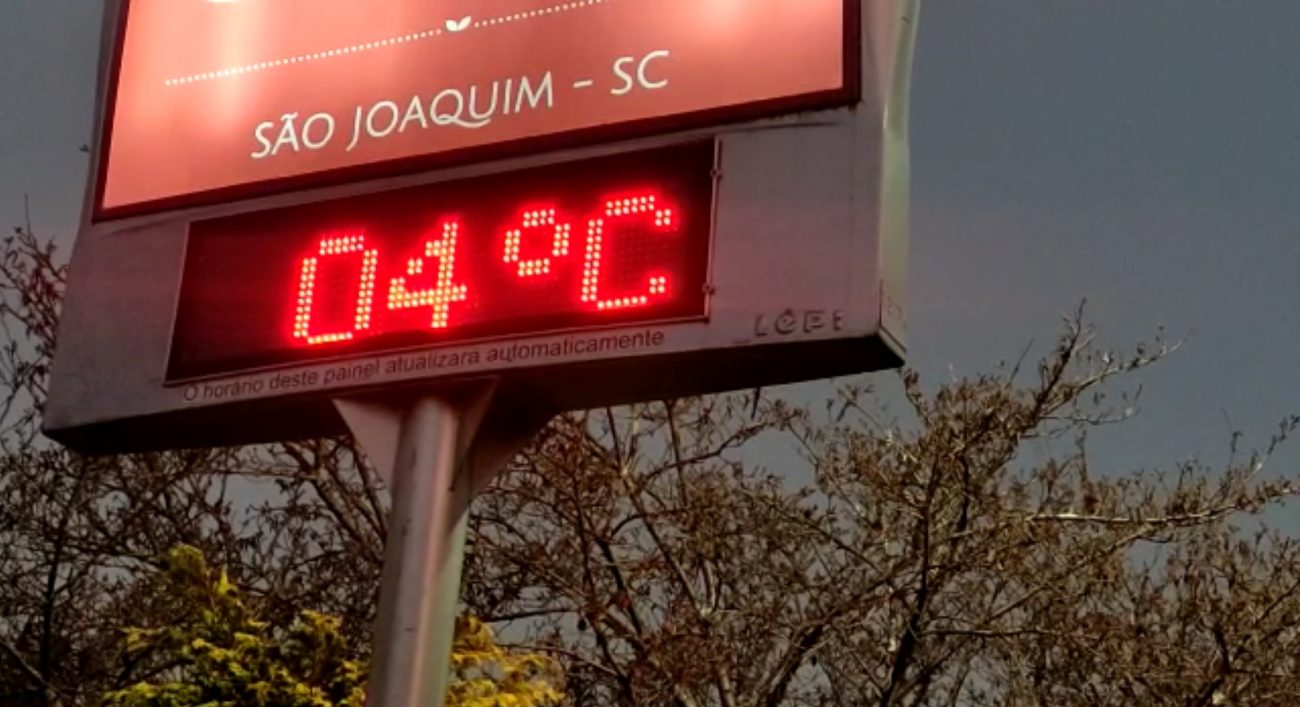 Bom Jardim da Serra amanheceu com temperatura negativa neste sábado (3); houve geada também em São Joaquim - Wagner Urbano/Imagens cedidas/Divulgação/ND
