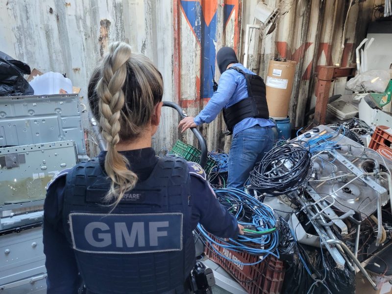 Mais de quatro toneladas de fios de origem irregular ou sem origem j&aacute; foram recolhidas pela opera&ccedil;&atilde;o Fio Desencapado – Foto: Divulga&ccedil;&atilde;o/PMF/ND
