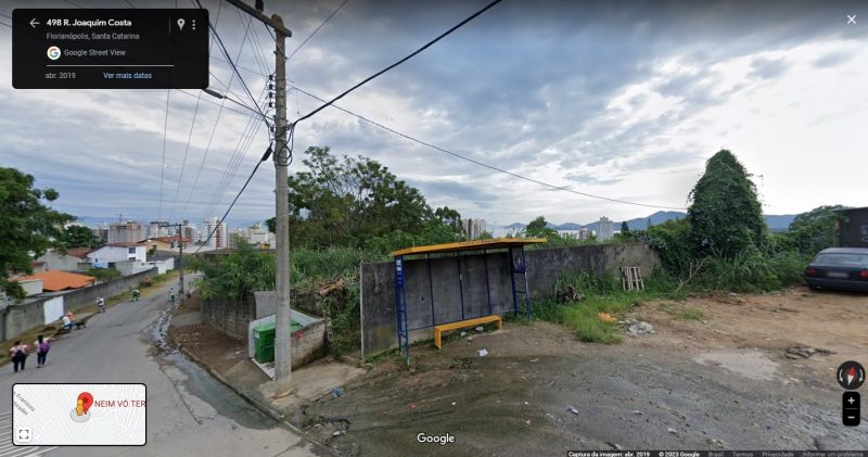 O cadáver do homem foi encontrado com marcas de violência atrás do ponto de ônibus em Florianópolis
