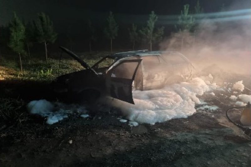 Motorista teria ficado em estado de choque ap&oacute;s acidente e foi hospitalizado na noite deste domingo (25) – Foto: Pol&iacute;cia Militar/Divulga&ccedil;&atilde;o/ND