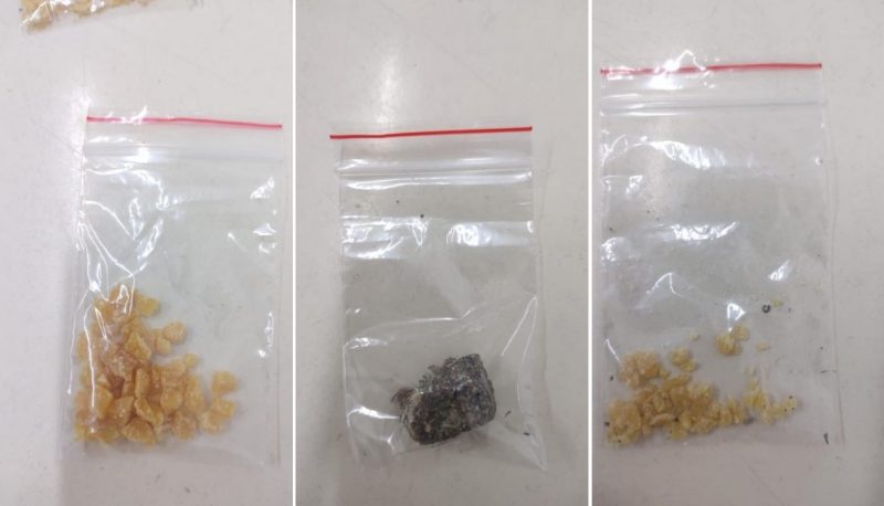 Envolvido estava conversando com outro homem na rua quando foi abordado por policiais na tarde de s&aacute;bado (24) – Foto: Pol&iacute;cia Militar/Divulga&ccedil;&atilde;o/ND