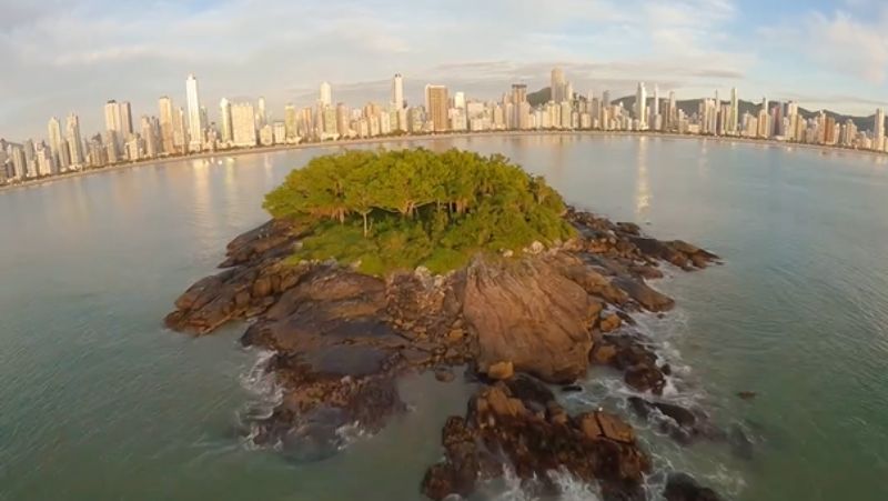 Ilha das Cabras é um dos cartões-postais da cidade