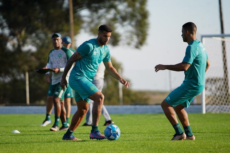 Chapecoense enfrenta o Vila Nova na Arena Condá 